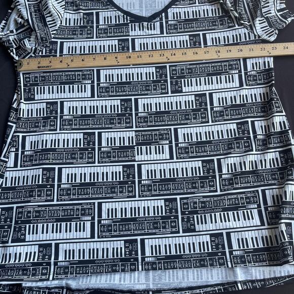 Lularoe Shirt Womens 3XL Black White Keyboard Piano Print Stretchy Music Graphic - Picture 6 of 9
